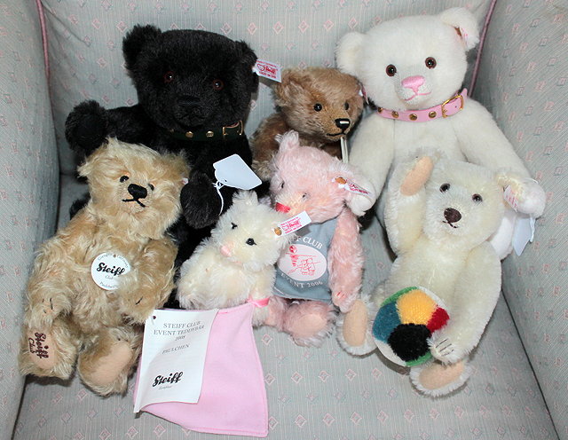 Appraisal: A QUANTITY OF SEVEN VARIOUS STEIFF TEDDY BEARS to include