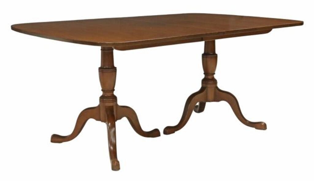 Appraisal: American Queen Anne style mahogany dining table Charterhouse by Kittinger