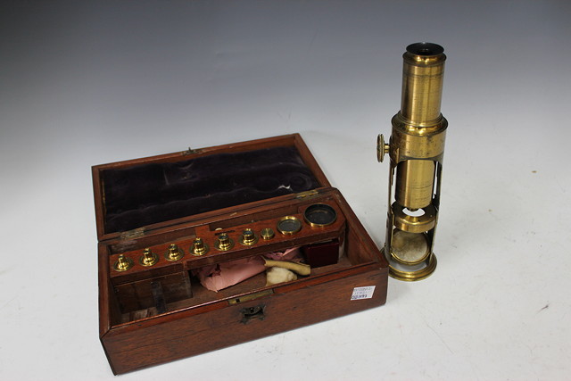 Appraisal: A TH CENTURY MARTIN TYPE BRASS DRUM MICROSCOPE circa with