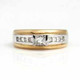 Appraisal: A bi-tone ct gold nine stone princess cut diamond ring