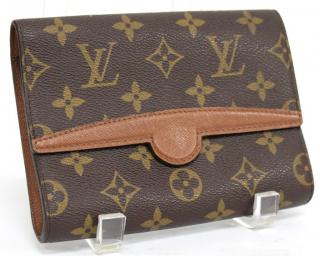 Appraisal: Louis Vuitton Monogrammed Canvas Pouch Made in France of the