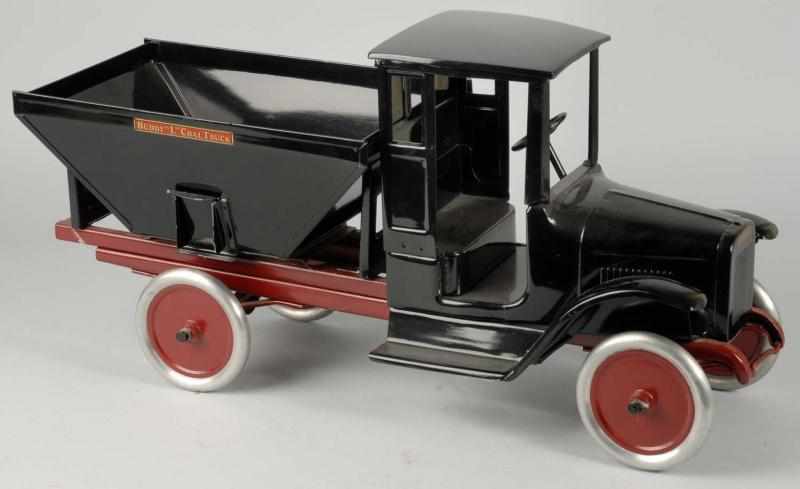 Appraisal: Pressed Steel Buddy L Coal Truck Description American Circa Enclosed