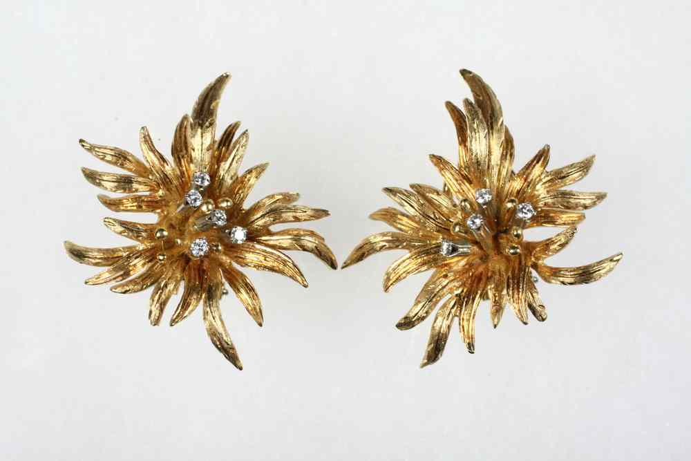 Appraisal: EARCLIPS - Pair of K gold and diamond Cartier earclips