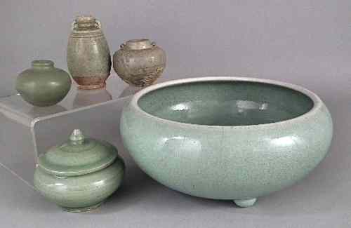 Appraisal: An th Century Chinese porcelain bowl of celadon colour standing