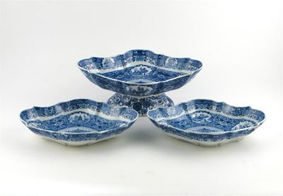 Appraisal: A pair of pearlware dessert dishes and a matched footed