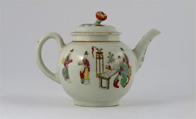 Appraisal: A Worcester teapot and cover with a floral finial decorated