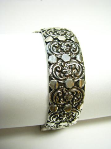 Appraisal: Silver hinged cuff bracelet with pin-style clasp