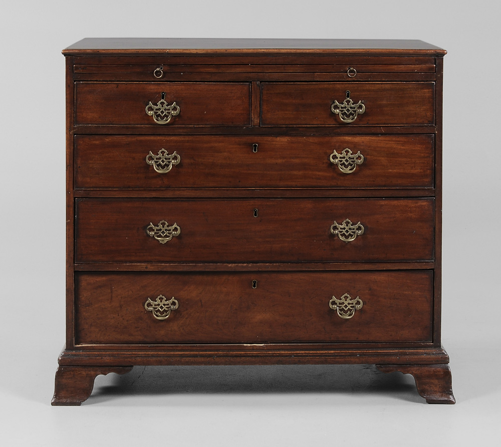 Appraisal: Chippendale Mahogany Bachelor's Chest British th th century dovetailed drawers