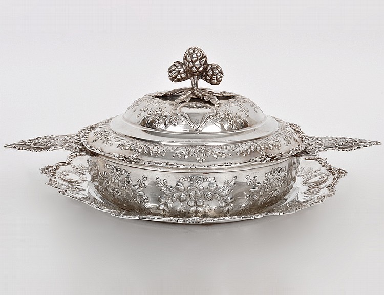 Appraisal: CONTINENTAL SILVER CIRCULAR COVERED BOWL UNDERPLATEProbably Italian Early th Century