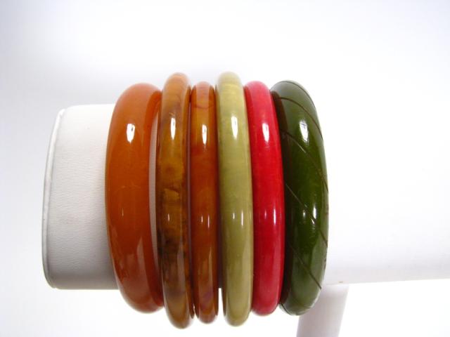 Appraisal: Collection of six vintage bakelite an plastic bangle bracelets small