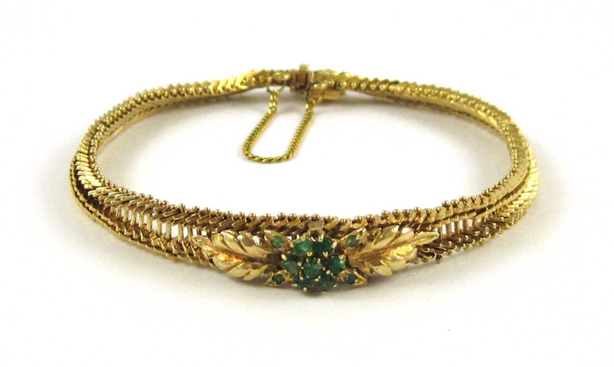 Appraisal: EMERALD AND EIGHTEEN KARAT GOLD BRACELET measuring inches in length