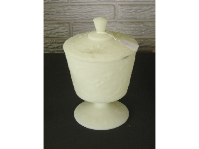 Appraisal: FENTON CUSTARD COVERED COMPOTE