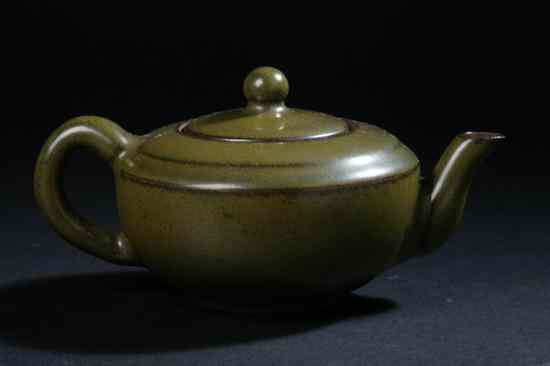 Appraisal: CHINESE TEA DUST PORCELAIN TEA POT Qianlong seal mark -