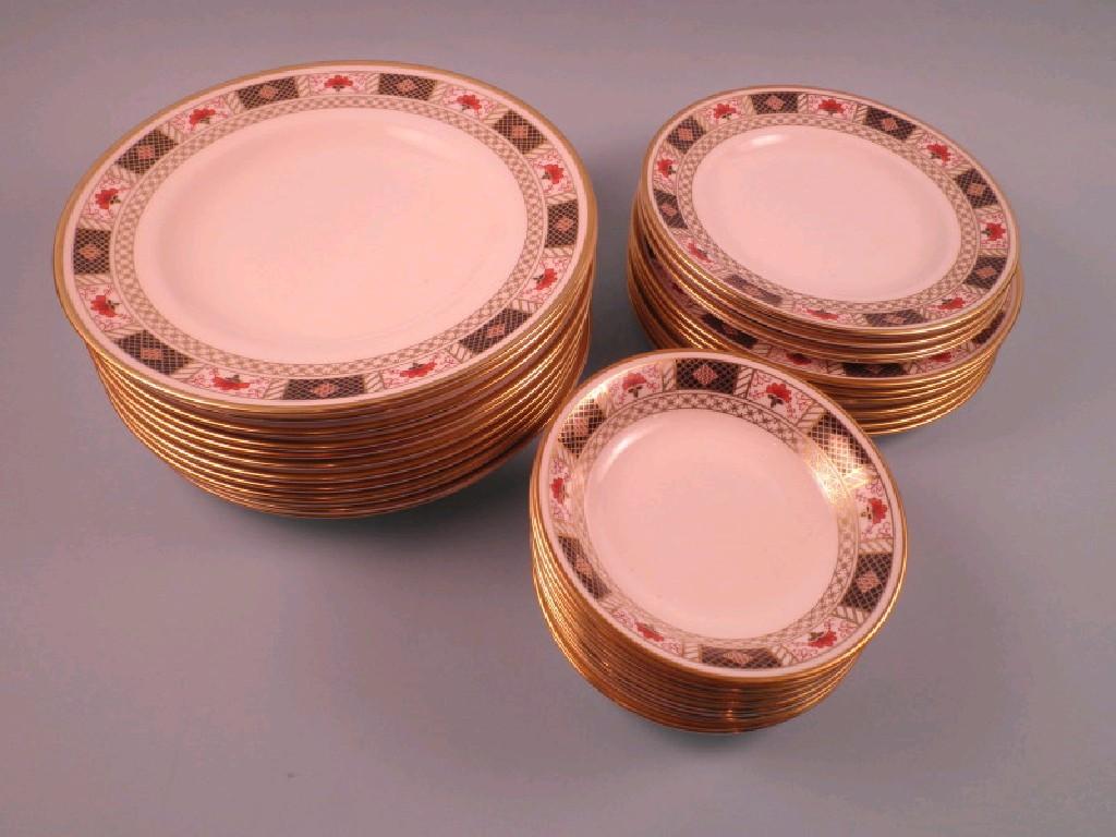 Appraisal: A Royal Crown Derby Derby Border pattern dinner service to