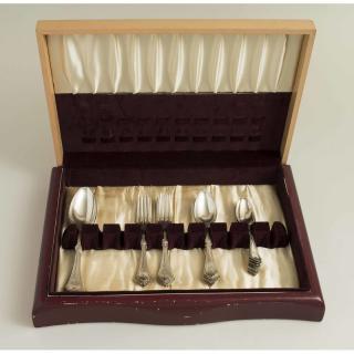 Appraisal: Cased Silver Flatware Cased piece assembled silver flatware bearing same