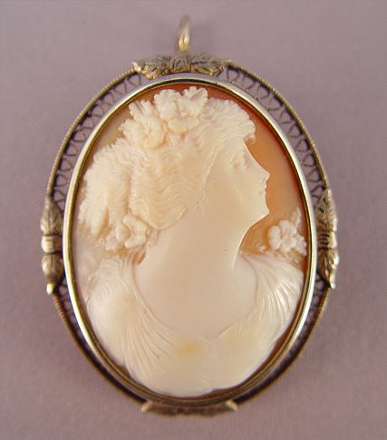 Appraisal: K GOLD FRAMED SHELL CAMEO BROOCH K white gold shell