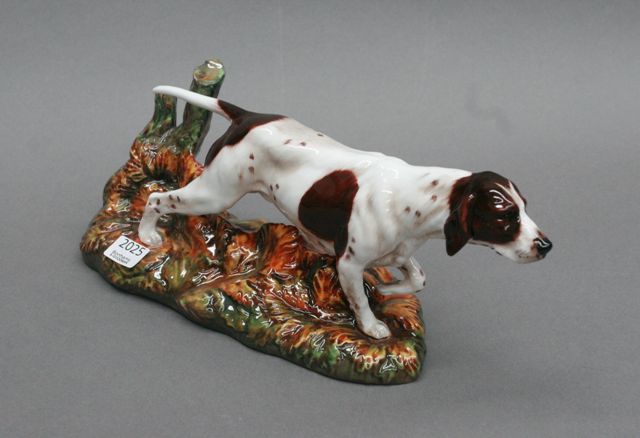 Appraisal: A Royal Doulton model of Pointer on a grassy bank