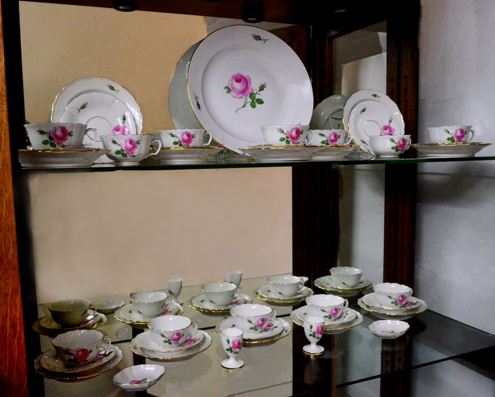 Appraisal: MEISSEN ROSE PINK CHINA DESSERT SERVICE Dessert service for approx