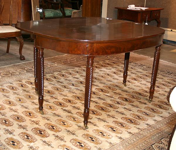 Appraisal: A late Federal mahogany drop-leaf table first quarter th century