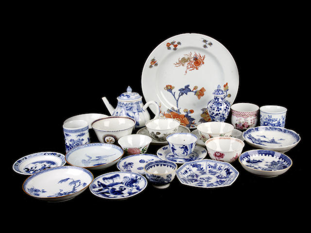 Appraisal: A group of Chinese porcelain Including a plate painted in