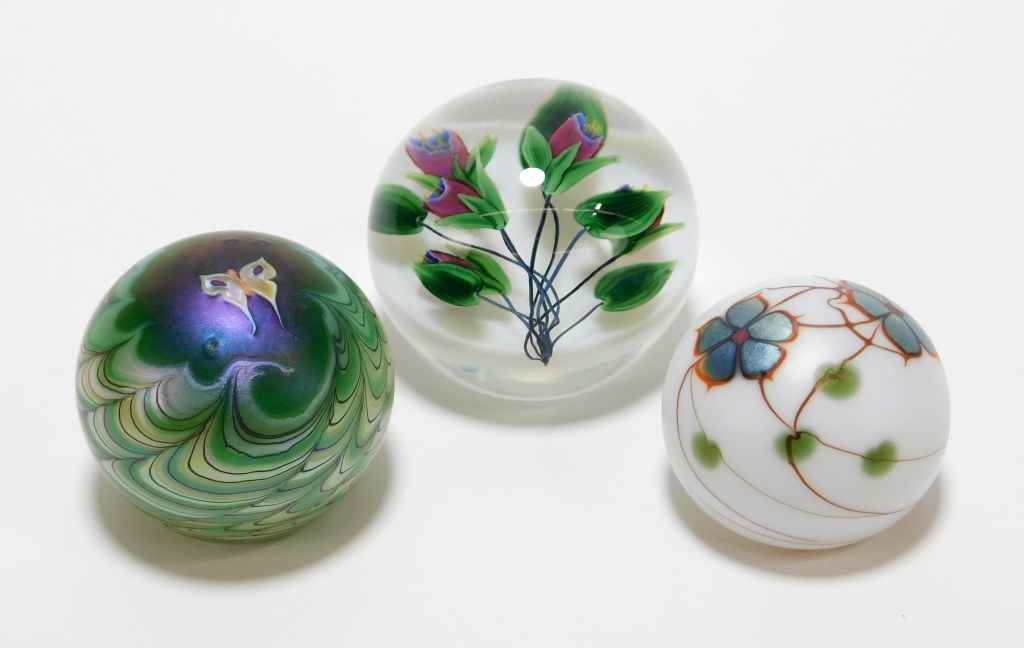 Appraisal: PC LUNDBERG STUDIOS GLASS PAPERWEIGHTS California - Includes a clear