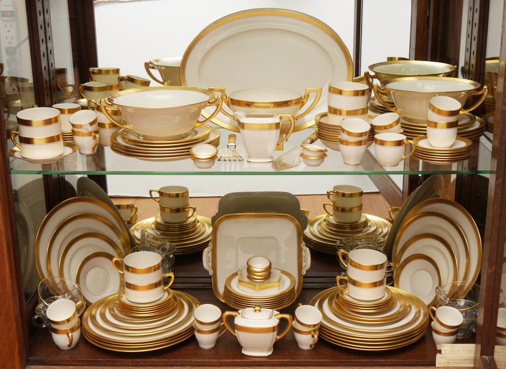 Appraisal: LENOX GOLD RIM FINE CHINA Approx pieces to include dinner