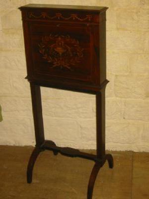 Appraisal: A LATE VICTORIAN ROSEWOOD ESCRITOIRE of oblong form with satinwood