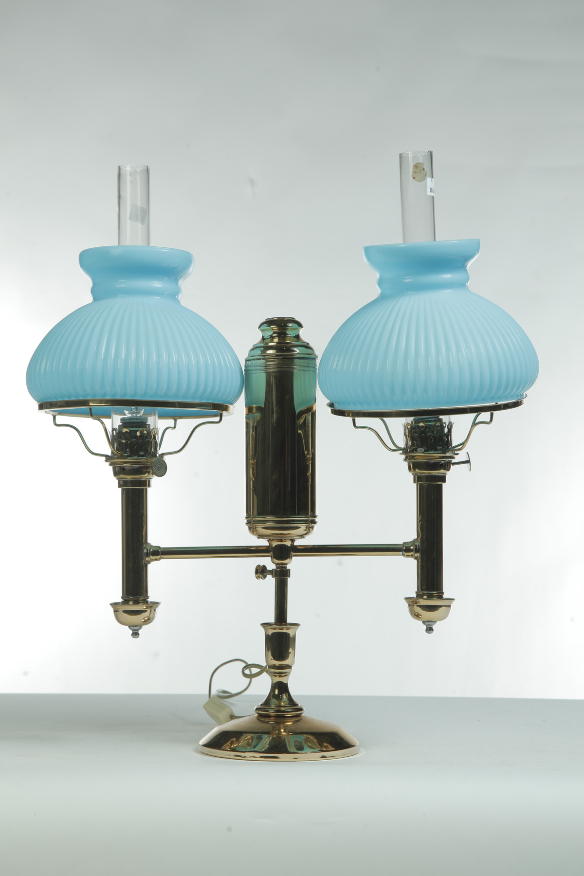 Appraisal: DOUBLE-BURNER STUDENT LAMP WITH GLASS RESERVOIR American patent date September