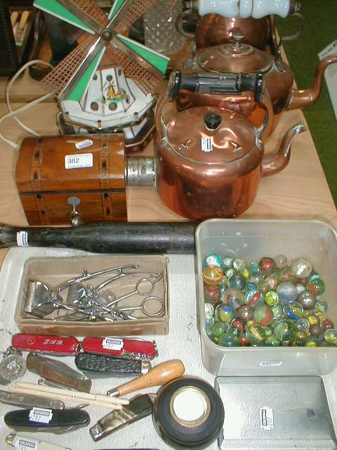 Appraisal: Various pen knives a small collection of marbles Tun bridge