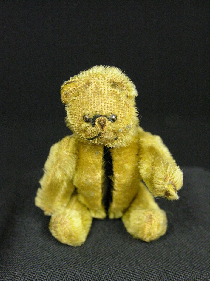 Appraisal: VINTAGE TEDDY BEAR LADIES COMPACT Early 's some fur loss