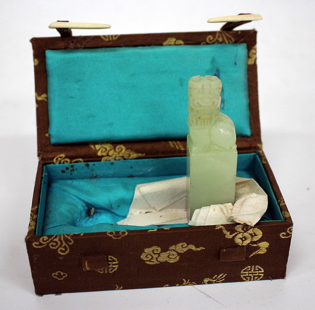 Appraisal: AN EARLY TO MID TH CENTURY CHINESE JADE SEAL in