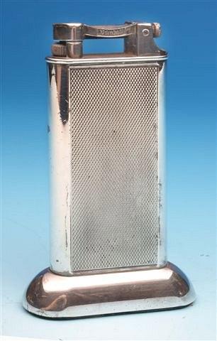 Appraisal: A Dunhill silver plated table lighter high