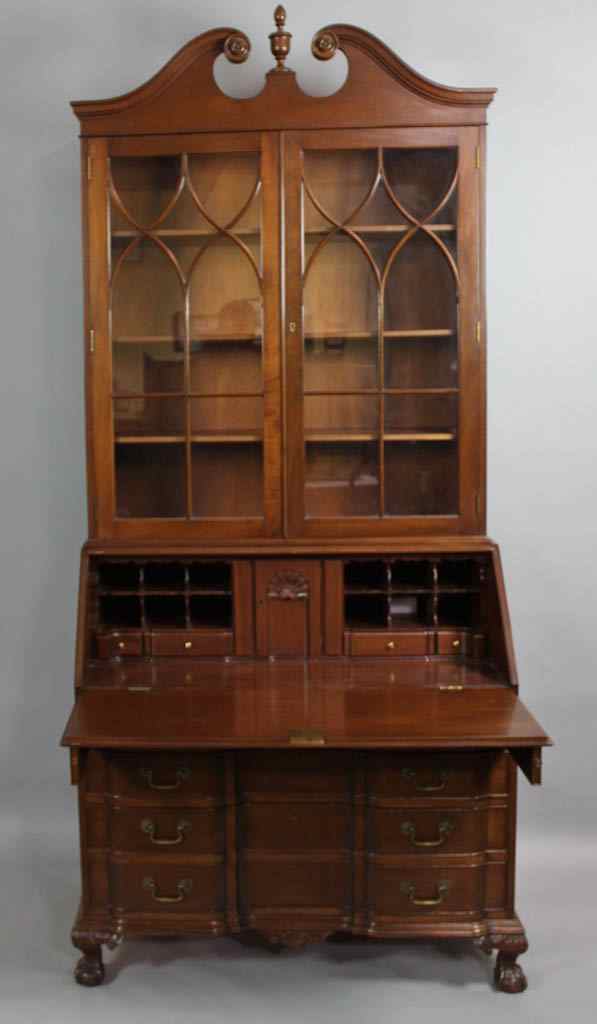 Appraisal: BIGGS AMERICAN CHIPPENDALE STYLE MAHOGANY BOOKCASE CABINET IN THE STYLE