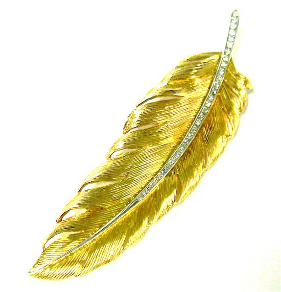 Appraisal: JEWELRY Diamond feather pin thirty-three round full cut and single