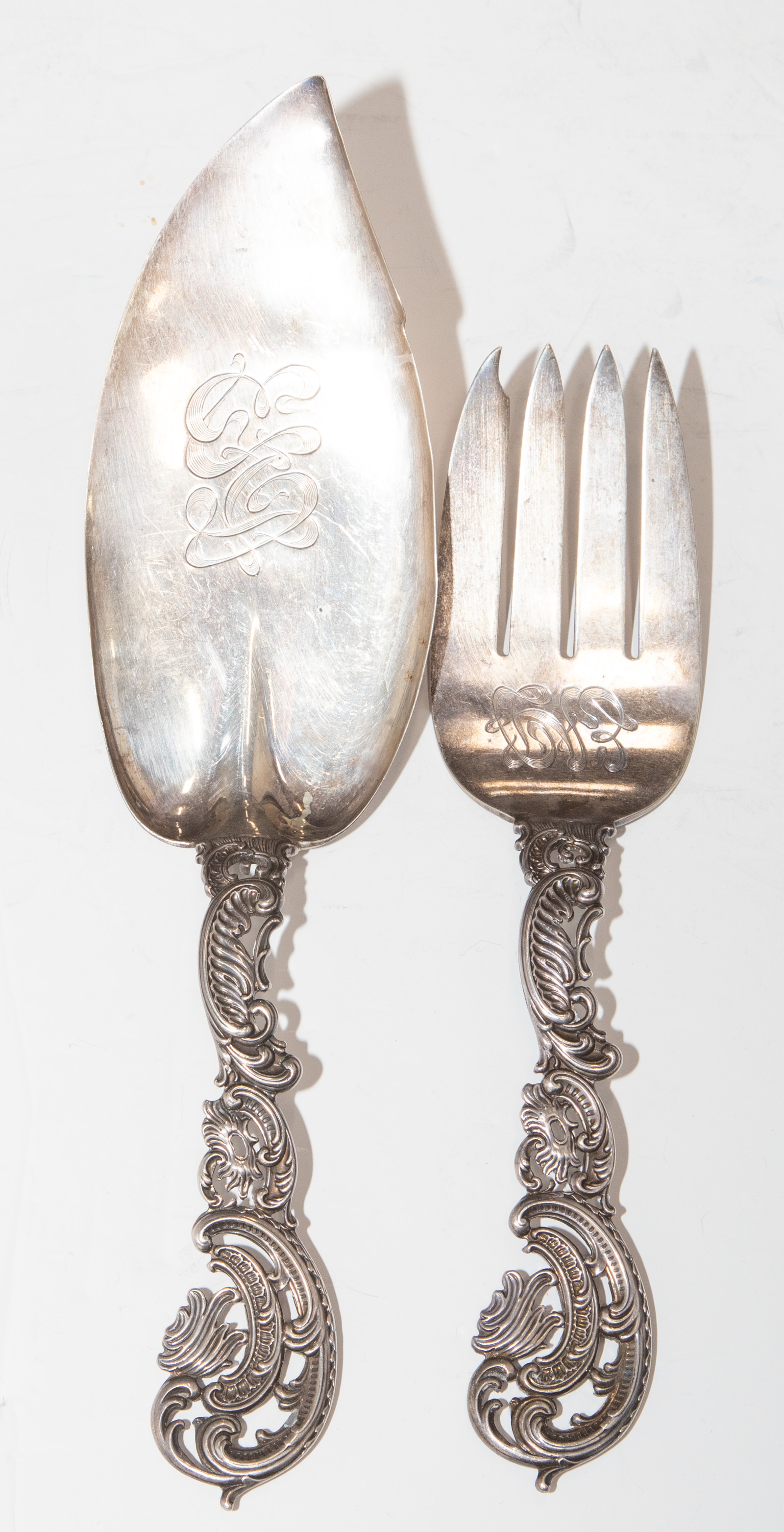 Appraisal: DURGIN STERLING FISH SERVING SET Monogrammed in to in L