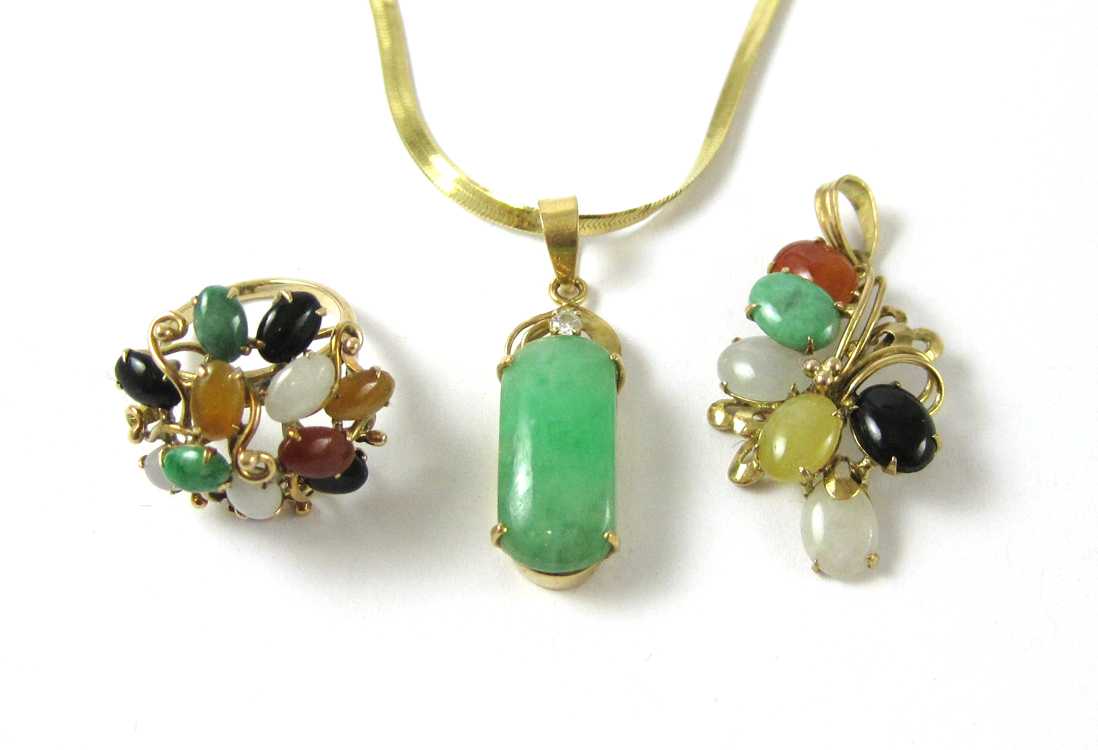 Appraisal: THREE-PIECE JADE AND YELLOW GOLD JEWELRY GROUP multicolor jade cluster