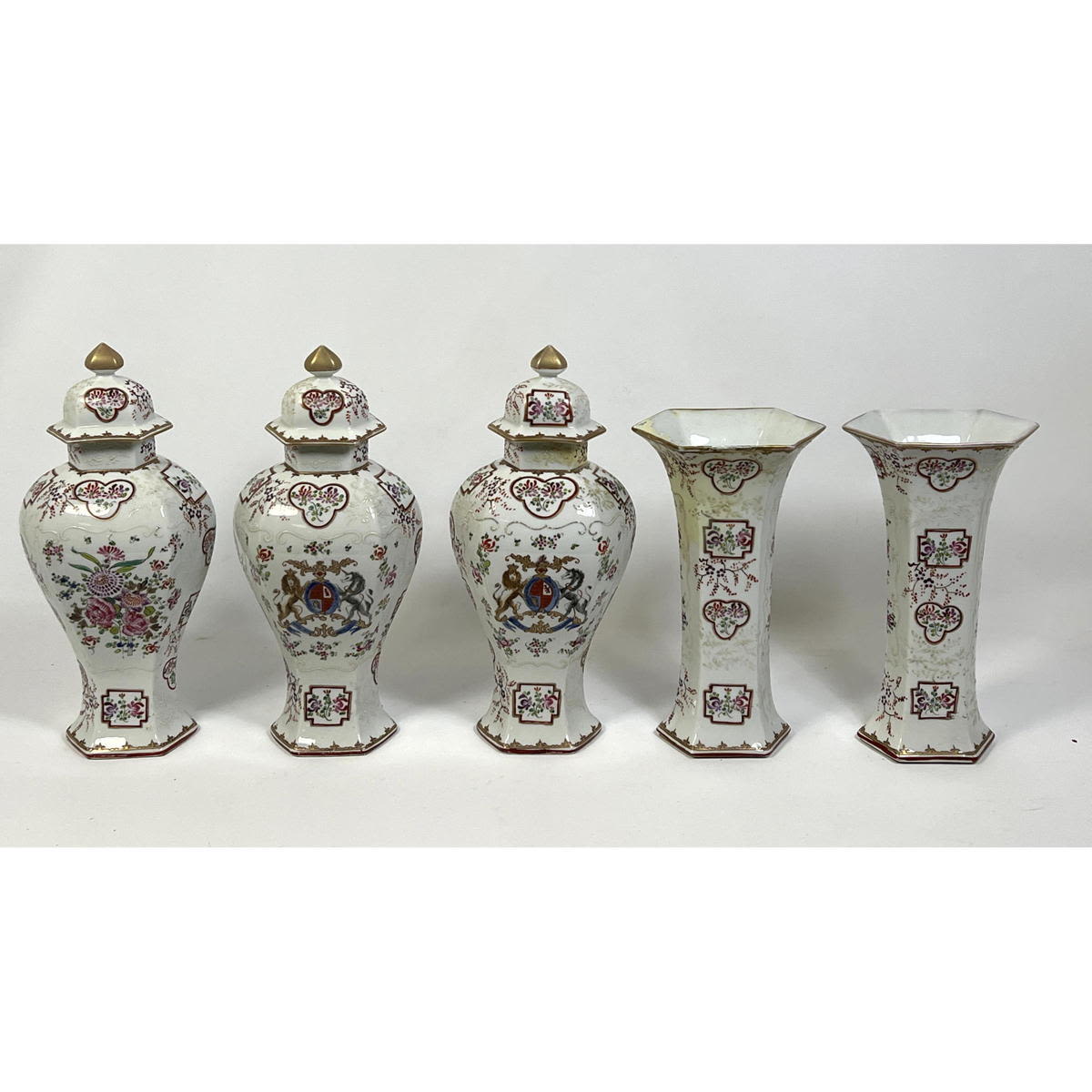 Appraisal: pc Samson Chinese export style Porcelain mantle garniture set Dimensions