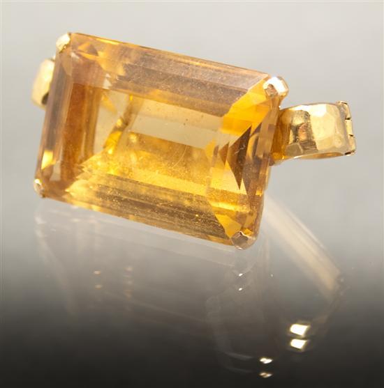 Appraisal: David Webb K and K yellow gold and orange-yellow gemstone