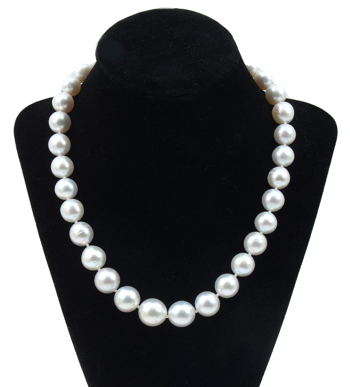 Appraisal: WHITE SOUTH SEAS PEARL NECKLACE Single strand of graduated white