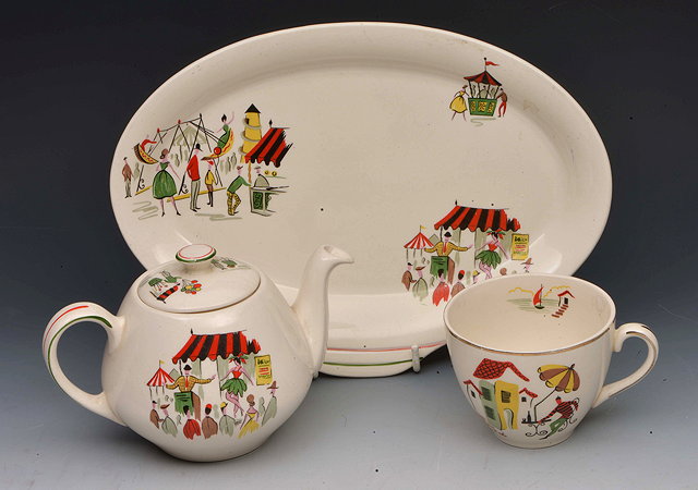 Appraisal: An Alfred Meakin 'Carousel' fairground three piece tea set s