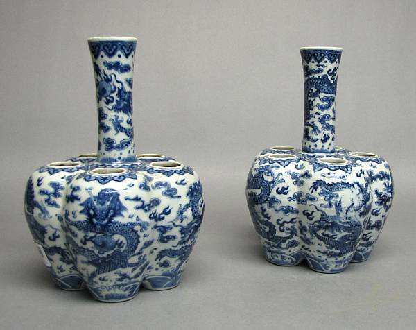 Appraisal: A pair of blue and white porcelain vases Xuande Marks