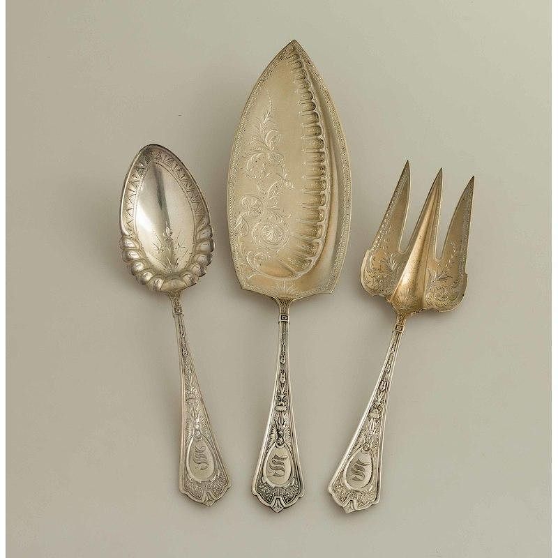 Appraisal: Schulz Fischer Sterling Silver Serving Pieces Cleopatra Pattern Three pieces