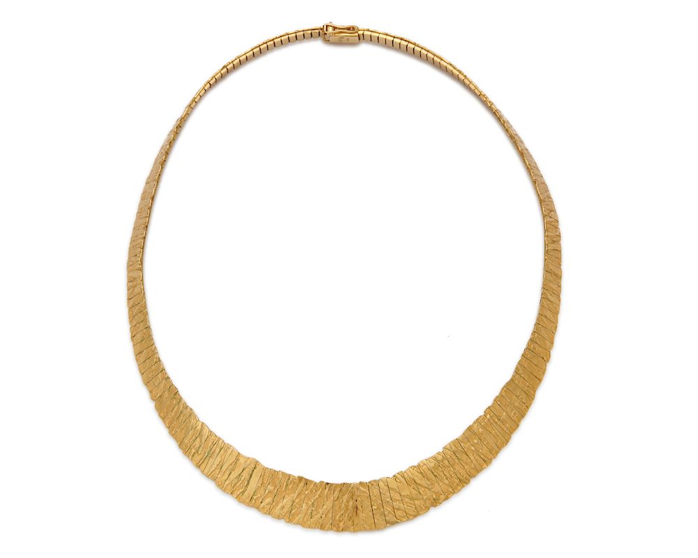 Appraisal: K Gold Necklace K Gold Necklace Germany comprising graduated textured