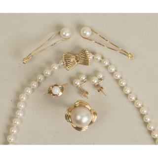 Appraisal: Assorted Pearl Jewelry Lot of assorted pearl jewelry comprising a