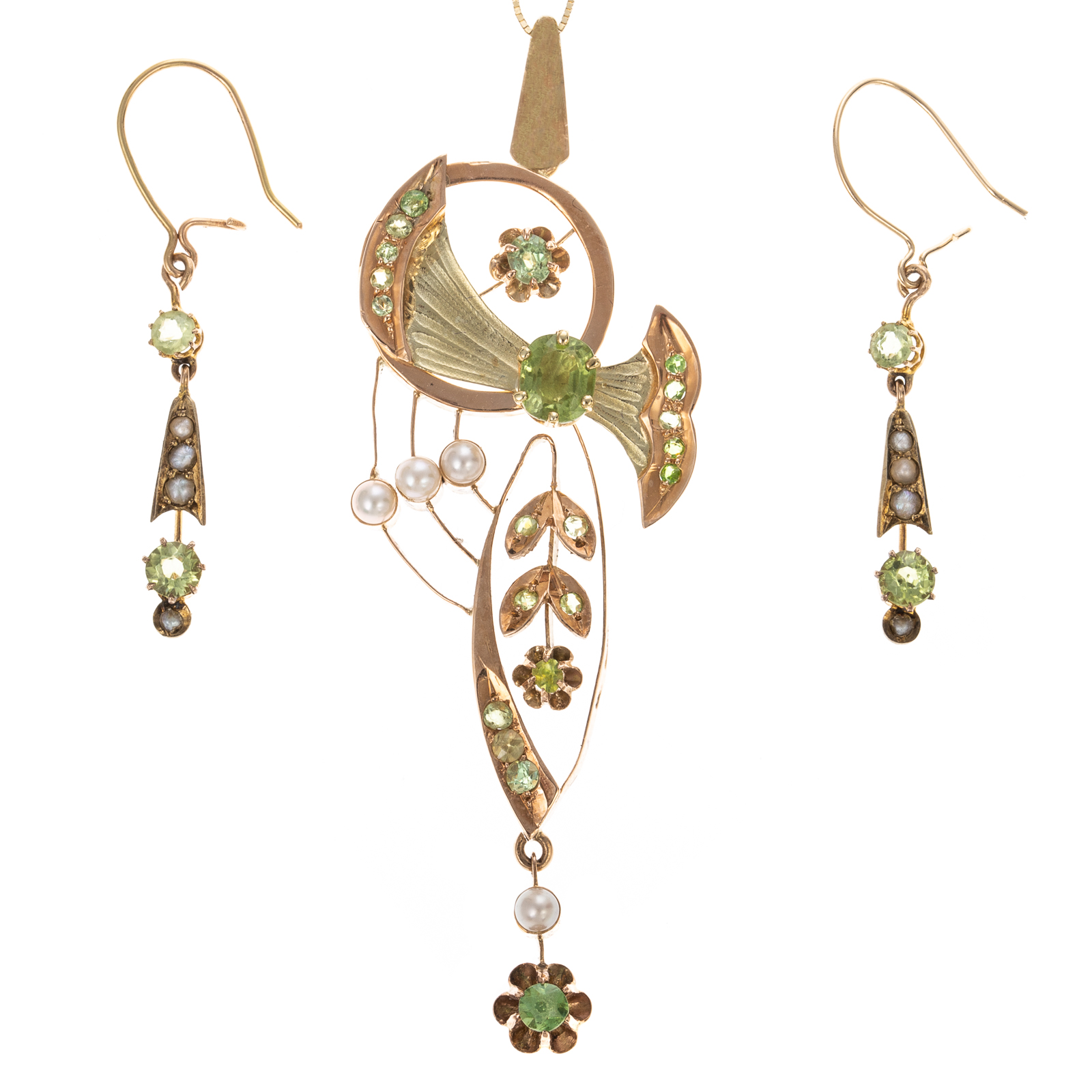 Appraisal: AN ART NOUVEAU DEMANTOID GARNET NECKLACE EARRING K rose green