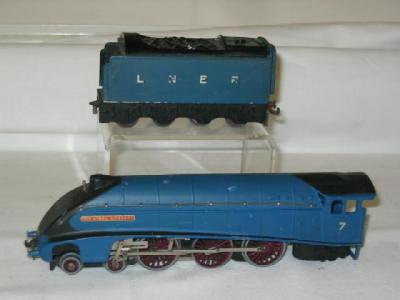 Appraisal: Hornby Dublo Sir Nigel Gresley EDLI - - locomotive and