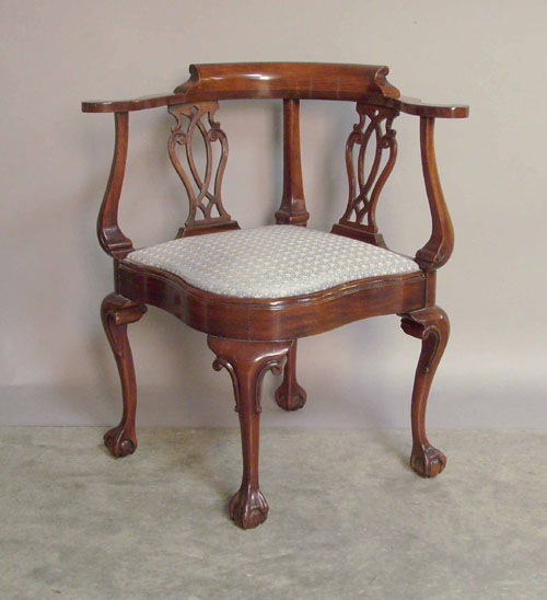 Appraisal: Southwood Chippendale style mahogany corner chair