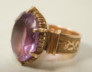 Appraisal: Antique Victorian Gold Amethyst Ring Ladies - Sz Large faceted