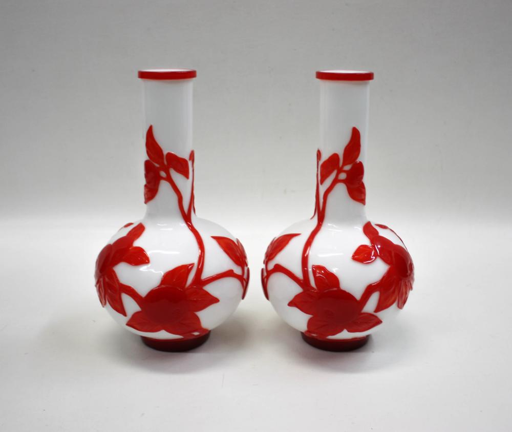 Appraisal: PAIR CHINESE PEKING CAMEO GLASS VASES bottle form with applied