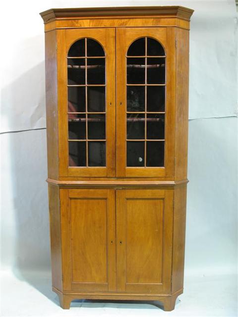 Appraisal: AMERICAN FEDERAL MAHOGANY CORNER CABINET Circa - the molded cornice